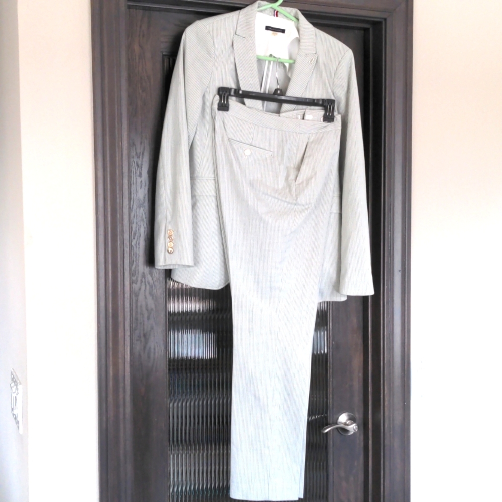 Tommy Hilfiger Pants Suit